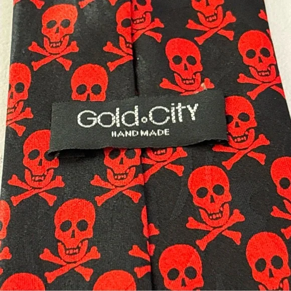 Red and Black Skull Pattern Tie goth Halloween used good condition 💀 - Picture 5 of 12